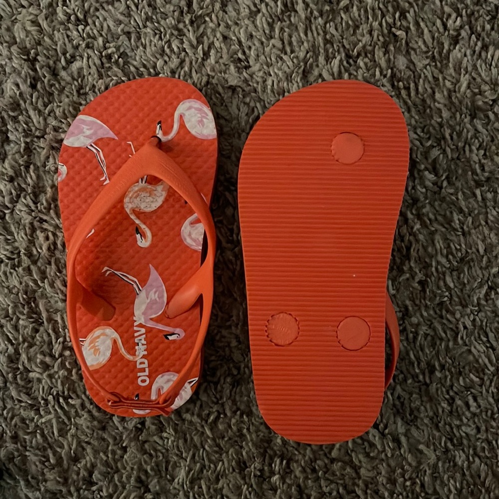 Toddler girls size 7 baby flip flops
